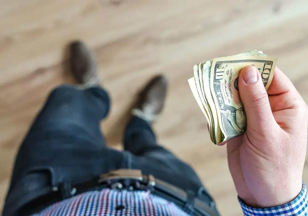 Jak sfinansować noworoczne wydatki po świętach bez stresu?