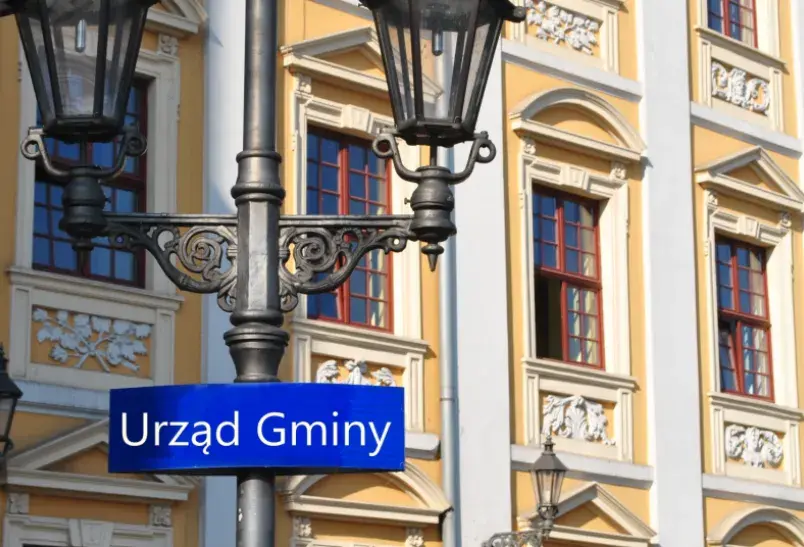 Czy gmina posiada osobowość prawną? Poznaj jej ważne konsekwencje