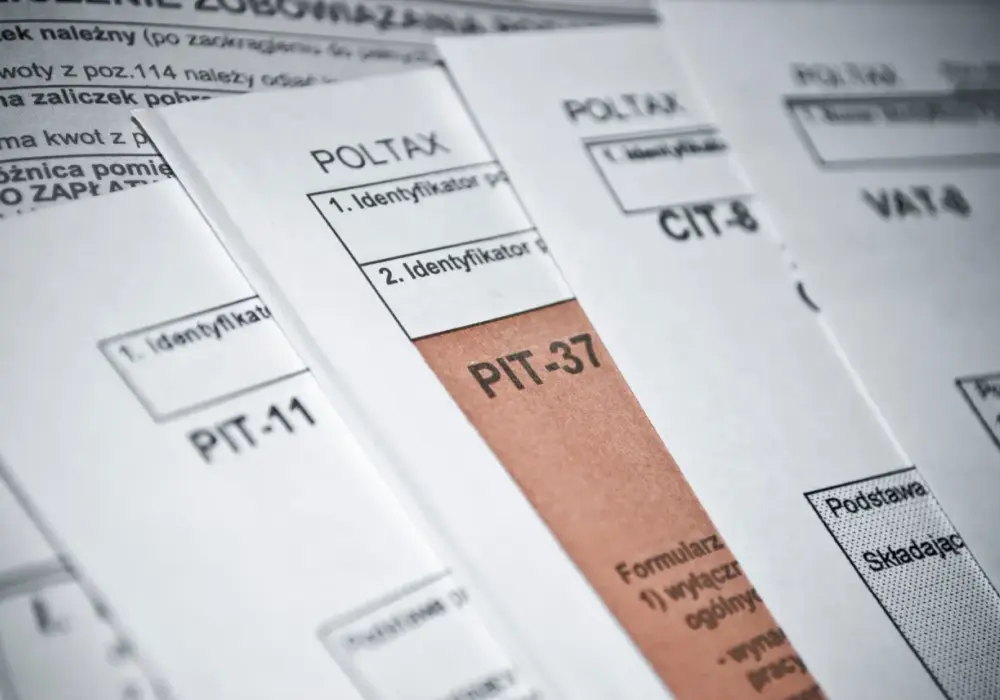 Umowa zlecenie - PIT-37 czy PIT-36? Jak uniknąć błędów w rozliczeniu