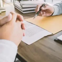 Odrzucenie spadku przez małoletniego u notariusza - jakie dokumenty są potrzebne?