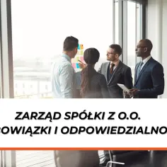 Prezes zarządu i zespół dyskutują o strategii firmy przy tablicy z notatkami.