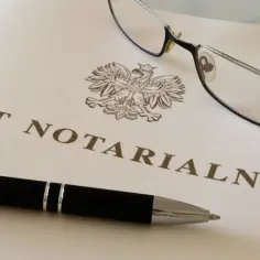 Jak uzyskać akt notarialny z ksiąg wieczystych – uniknij błędów i kosztów