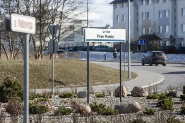 Jak cytować akty prawne w pracy magisterskiej - uniknij błędów w cytatach