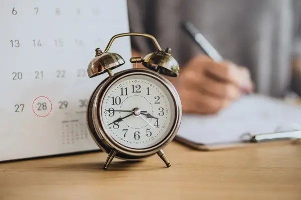 1/8 etatu - ile to godzin? Sprawdź wymiar i urlop w 2026 roku