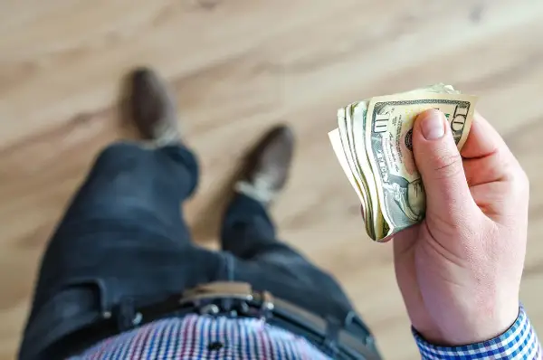 Jak sfinansować noworoczne wydatki po świętach bez stresu?