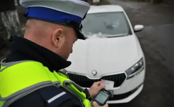Prawo jazdy i kontrola drogowa - co naprawdę sprawdza policja